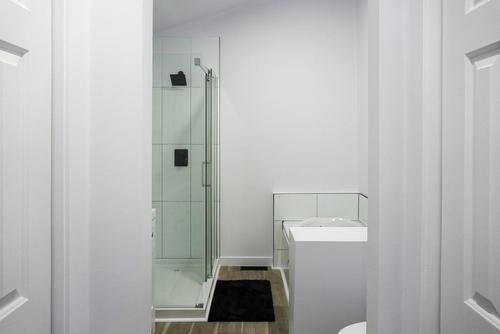 Salle de bains attenante à la CCP - 300 Rue Masson, Saint-Pierre-Les-Becquets, QC - Indoor Photo Showing Bathroom