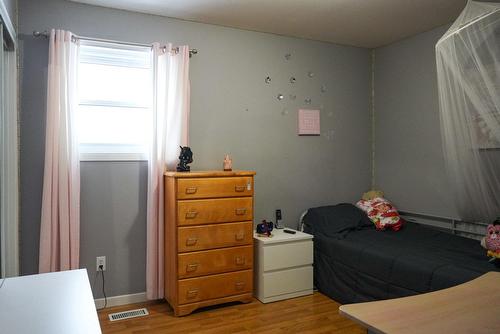 Chambre à coucher - 300 Rue Masson, Saint-Pierre-Les-Becquets, QC - Indoor Photo Showing Bedroom
