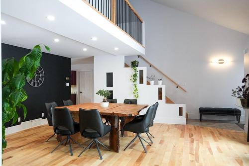 Salle à manger - 300 Rue Masson, Saint-Pierre-Les-Becquets, QC - Indoor Photo Showing Dining Room