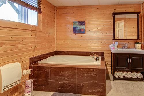 Salle de bains - 6901 Boul. Martel, Saint-Honoré, QC - Indoor Photo Showing Bathroom