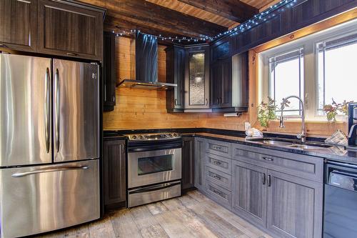 Cuisine - 6901 Boul. Martel, Saint-Honoré, QC - Indoor Photo Showing Kitchen With Double Sink
