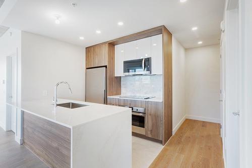 Cuisine - 905-3000 Boul. Thimens, Montréal (Saint-Laurent), QC - Indoor Photo Showing Kitchen With Upgraded Kitchen