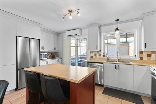 Cuisine - 303-1 Rue William, Mercier, QC - Indoor Photo Showing Kitchen With Double Sink