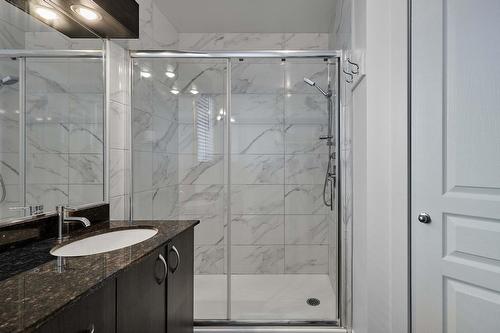 Salle de bains - 1-340 Rue Cherrier, Saint-Jérôme, QC - Indoor Photo Showing Bathroom