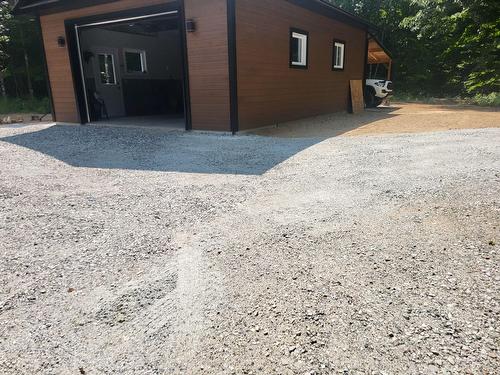 Stationnement - 153 Ch. Roy, Amherst, QC - Outdoor