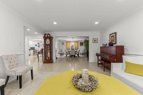 Salon - 241 Rue Dali, Dollard-Des-Ormeaux, QC - Indoor Photo Showing Living Room