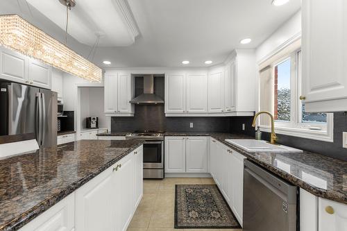 Cuisine - 241 Rue Dali, Dollard-Des-Ormeaux, QC - Indoor Photo Showing Kitchen With Upgraded Kitchen