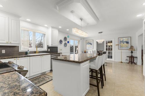 Cuisine - 241 Rue Dali, Dollard-Des-Ormeaux, QC - Indoor Photo Showing Kitchen With Upgraded Kitchen