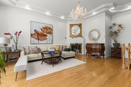 Salle familiale - 241 Rue Dali, Dollard-Des-Ormeaux, QC - Indoor With Fireplace