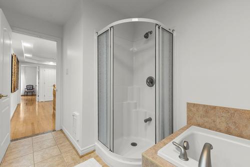 Salle de bains - 241 Rue Dali, Dollard-Des-Ormeaux, QC - Indoor Photo Showing Bathroom