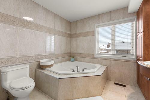 Salle de bains attenante à la CCP - 241 Rue Dali, Dollard-Des-Ormeaux, QC - Indoor Photo Showing Bathroom