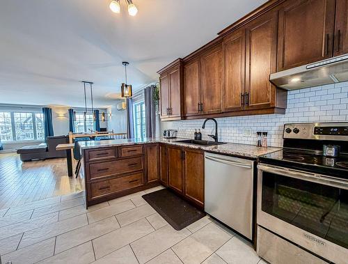 Cuisine - 220 Place De La Rivière, Lachute, QC - Indoor Photo Showing Kitchen