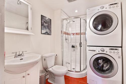 Salle de bains - 5544 Av. Isabella, Montréal (Côte-Des-Neiges/Notre-Dame-De-Grâce), QC - Indoor Photo Showing Laundry Room