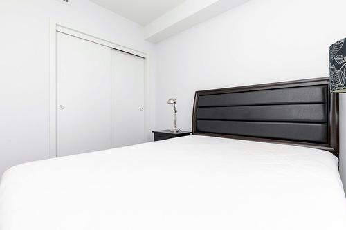 Chambre à coucher - 1607-1211 Rue Drummond, Montréal (Ville-Marie), QC - Indoor Photo Showing Bedroom