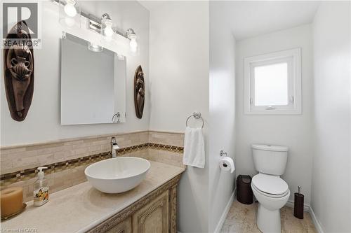 Main level bathroom - 84 Chatterson Drive, Ancaster, ON - Indoor Photo Showing Bathroom