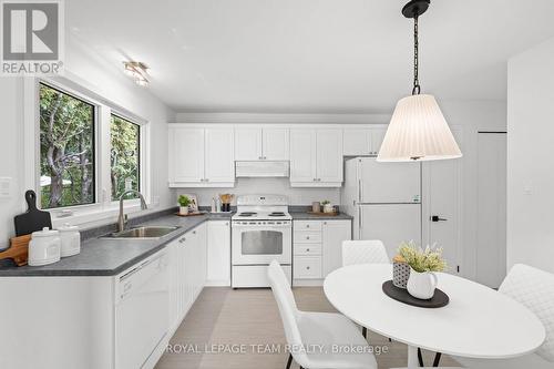 Well appointed kitchen space - 968 Walkley Road, Ottawa, ON - Indoor