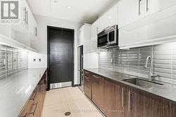 Party room kitchen - 