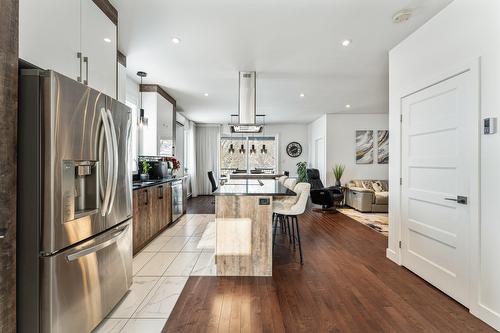 Cuisine - 531 Rue Casavant, Granby, QC - Indoor