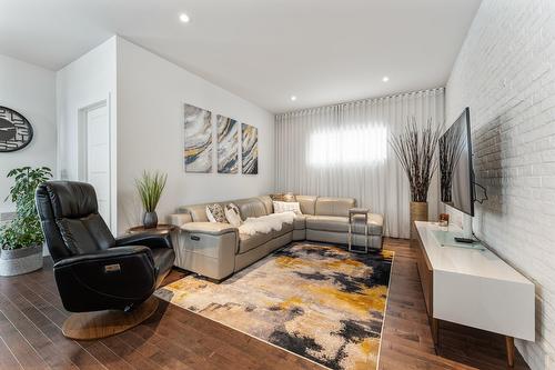 Salon - 531 Rue Casavant, Granby, QC - Indoor Photo Showing Living Room