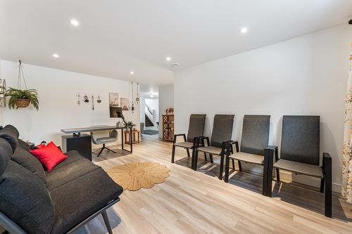 Salle familiale - 531 Rue Casavant, Granby, QC - Indoor Photo Showing Living Room