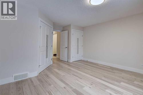 2, 308 12 Avenue Ne, Calgary, AB - Indoor Photo Showing Other Room