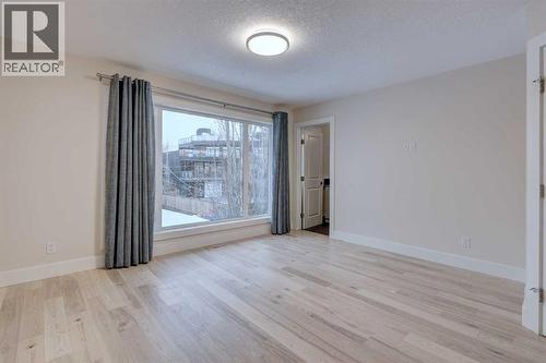 2, 308 12 Avenue Ne, Calgary, AB - Indoor Photo Showing Other Room