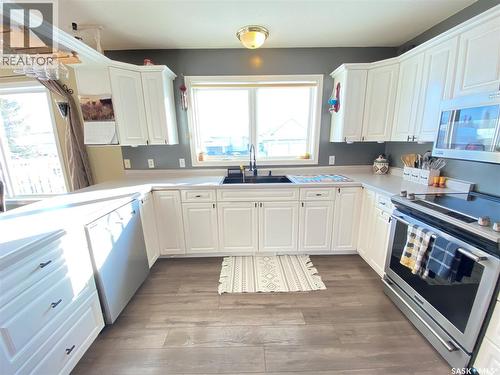 11 Harrigan Crescent, Maple Creek, SK - Indoor Photo Showing Kitchen