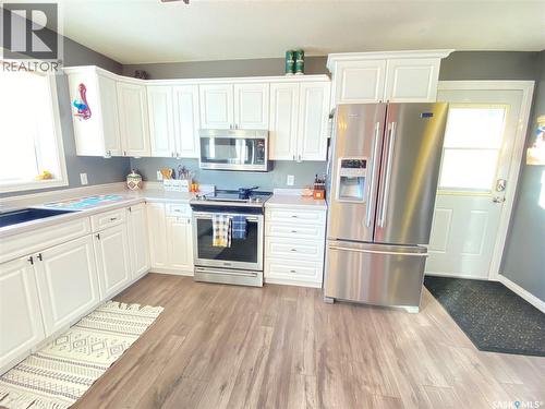 11 Harrigan Crescent, Maple Creek, SK - Indoor Photo Showing Kitchen