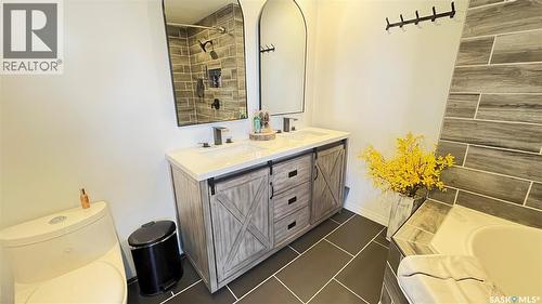 11 Harrigan Crescent, Maple Creek, SK - Indoor Photo Showing Bathroom