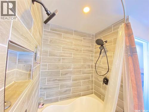 11 Harrigan Crescent, Maple Creek, SK - Indoor Photo Showing Bathroom