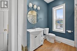 New main 4pc bathroom - 