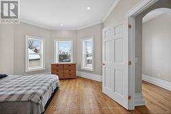 Beautiful bright windows - 