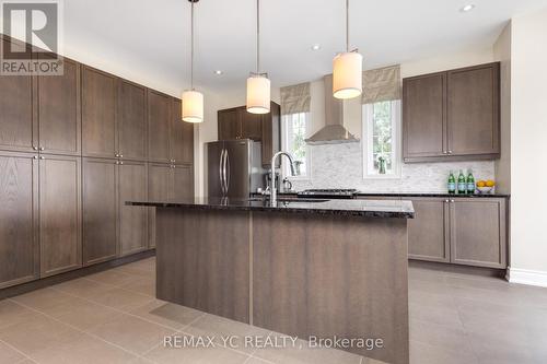 1 Sunset Way, Thorold, ON - Indoor Photo Showing Kitchen With Upgraded Kitchen