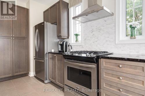 1 Sunset Way, Thorold, ON - Indoor Photo Showing Kitchen With Upgraded Kitchen