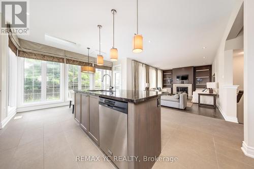1 Sunset Way, Thorold, ON - Indoor Photo Showing Kitchen With Upgraded Kitchen