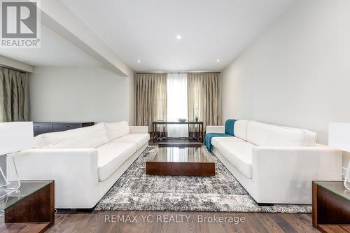 1 Sunset Way, Thorold, ON - Indoor Photo Showing Living Room