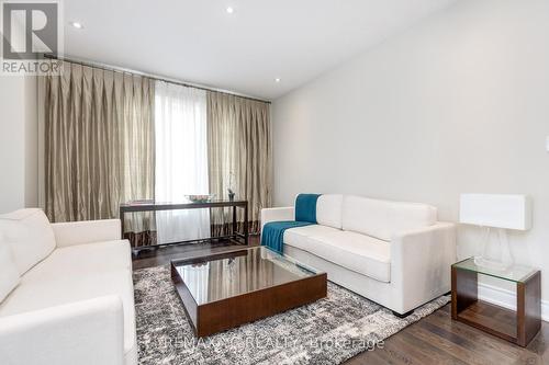 1 Sunset Way, Thorold, ON - Indoor Photo Showing Living Room