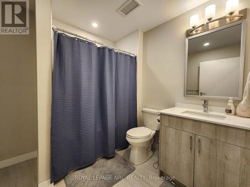 204 - 118 West Street, Port Colborne (Sugarloaf), ON - Indoor Photo Showing Bathroom
