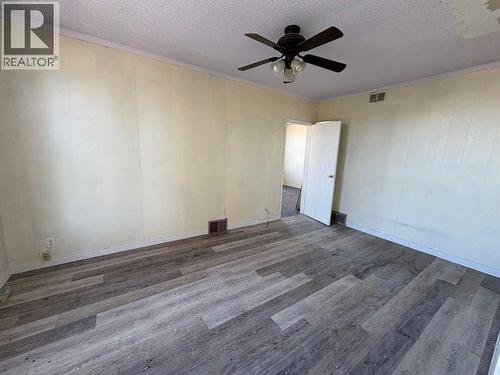 4929 50 Avenue, Bentley, AB 