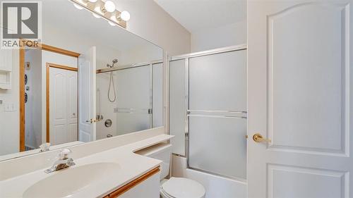 42, 105 Elm Place, Okotoks, AB - Indoor Photo Showing Bathroom