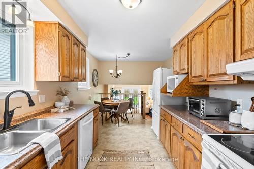 287 Viewmount Street, Oshawa (Donevan), ON - Indoor Photo Showing Kitchen With Double Sink