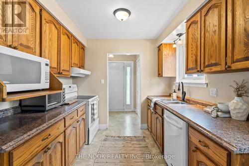 287 Viewmount Street, Oshawa (Donevan), ON - Indoor Photo Showing Kitchen With Double Sink