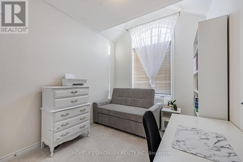 1102 Pisces Trail, Pickering, ON - Indoor Photo Showing Bedroom