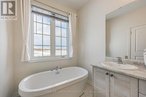 1102 Pisces Trail, Pickering, ON - Indoor Photo Showing Bathroom