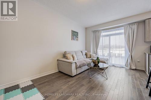 1102 Pisces Trail, Pickering, ON - Indoor Photo Showing Living Room