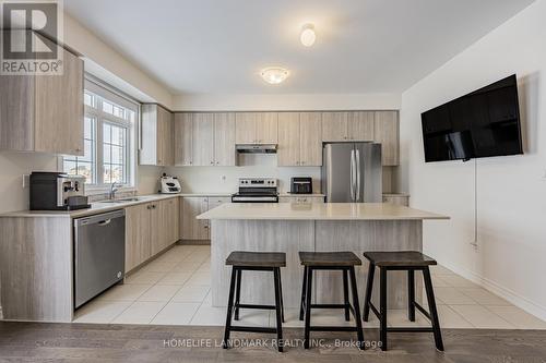 1102 Pisces Trail, Pickering, ON - Indoor Photo Showing Kitchen With Stainless Steel Kitchen With Upgraded Kitchen