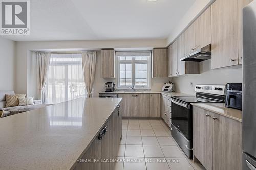 1102 Pisces Trail, Pickering, ON - Indoor Photo Showing Kitchen With Stainless Steel Kitchen