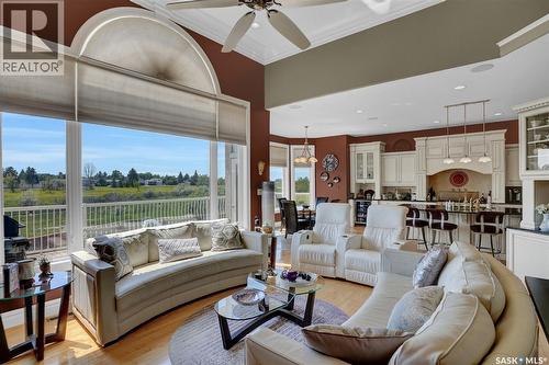 1453 Normandy Drive, Moose Jaw, SK - Indoor Photo Showing Living Room