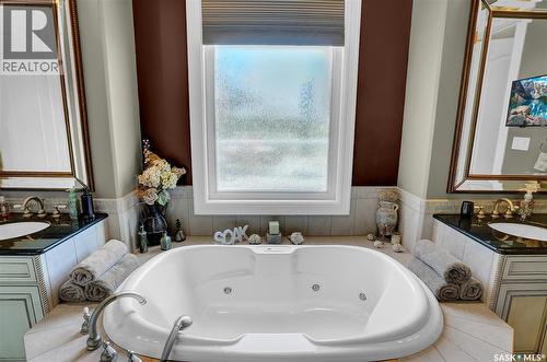 1453 Normandy Drive, Moose Jaw, SK - Indoor Photo Showing Bathroom