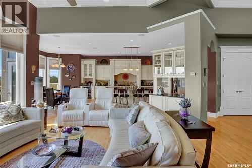 1453 Normandy Drive, Moose Jaw, SK - Indoor Photo Showing Living Room
